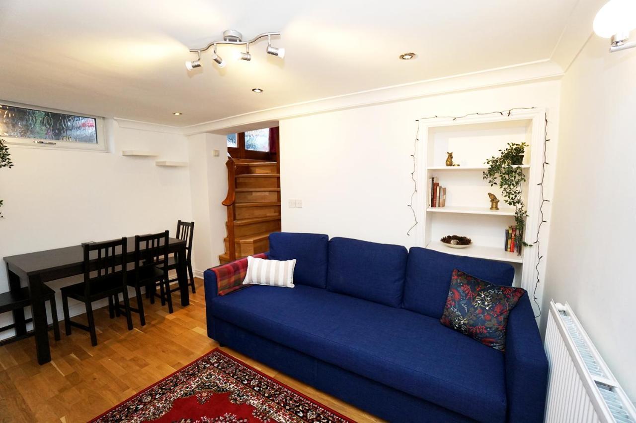 Cozy Retreat By Aresti Hotels London Exteriör bild